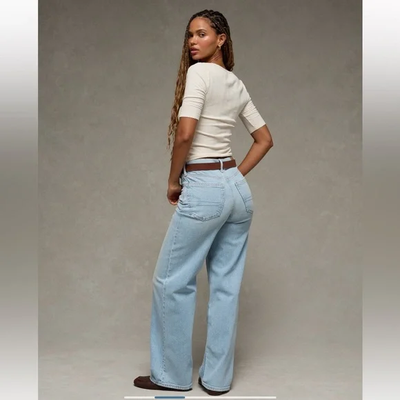 NWT AE Strigid Curvy Super High-Waisted Baggy Straight Jean Light Wash 0 Short - Picture 3 of 11